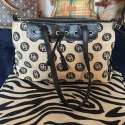 Dooney & Bourke 