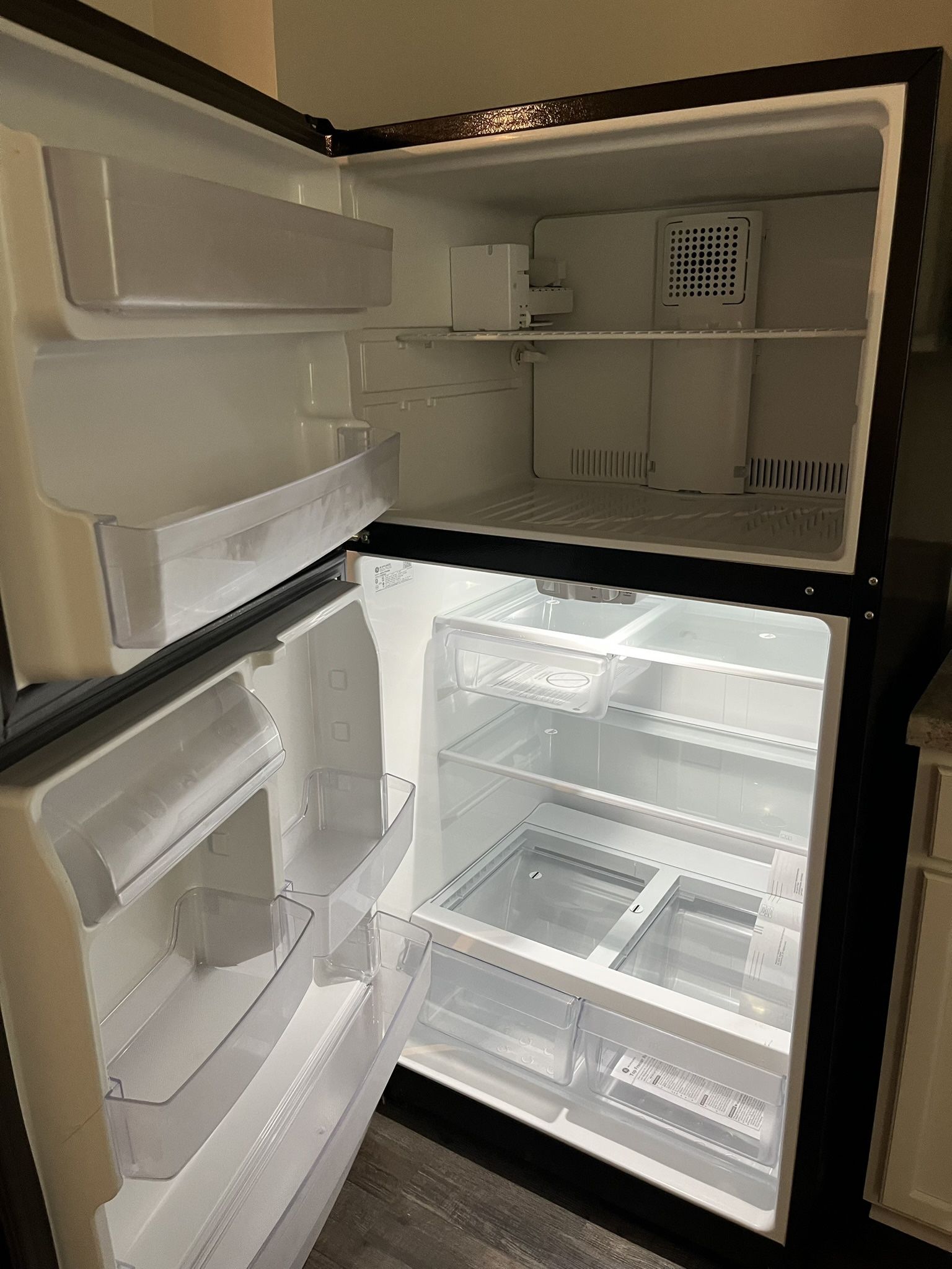 Refrigerator 