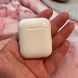 AirPods (lightly Used)