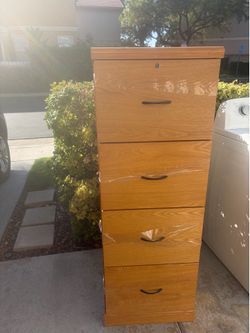 File cabinet 4 drawers - wood