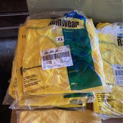 Assirtrd Raincoats XL & L