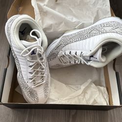 Jordan 11 Retro Lows Sz 9.5 DS 