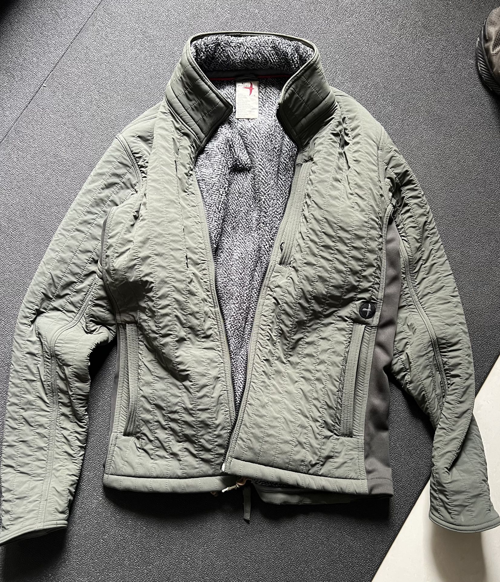 Relwen Vertical Insulator Jacket