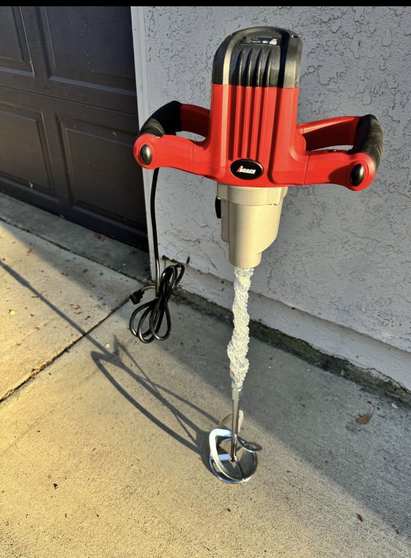 Electric cement mixer / Mezclador eléctrico de cemento