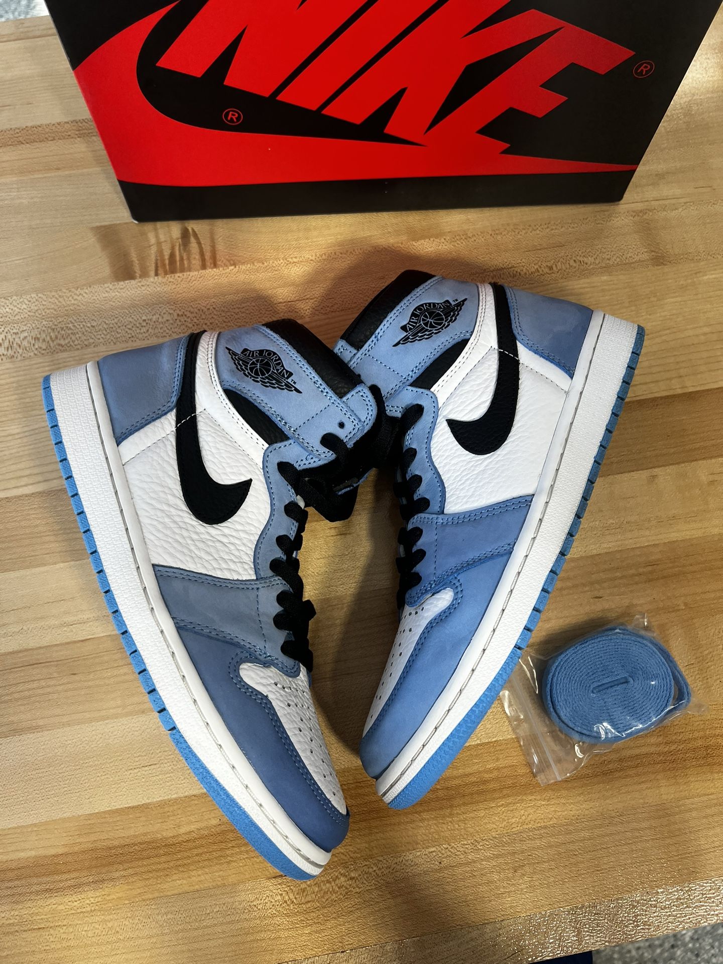 Jordan 1 University Blue Size 8.5