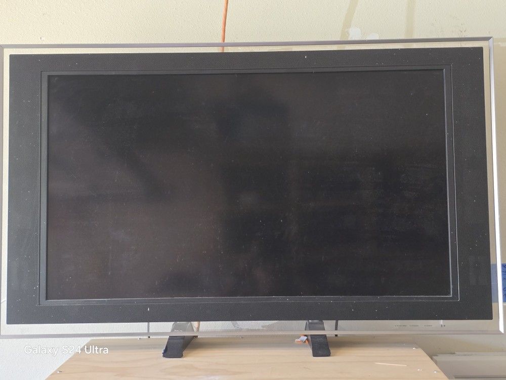 40 Inch TV $25.00
