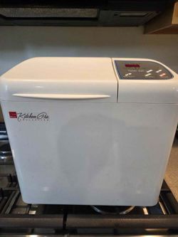 Regal Kitchen Pro Collection Automatic Bread Maker – Model K6773 w/ Original Manual