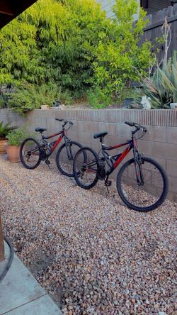 2x Hyper Shocker 26 Mountain Bikes