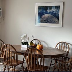 dining room with 6 chairs