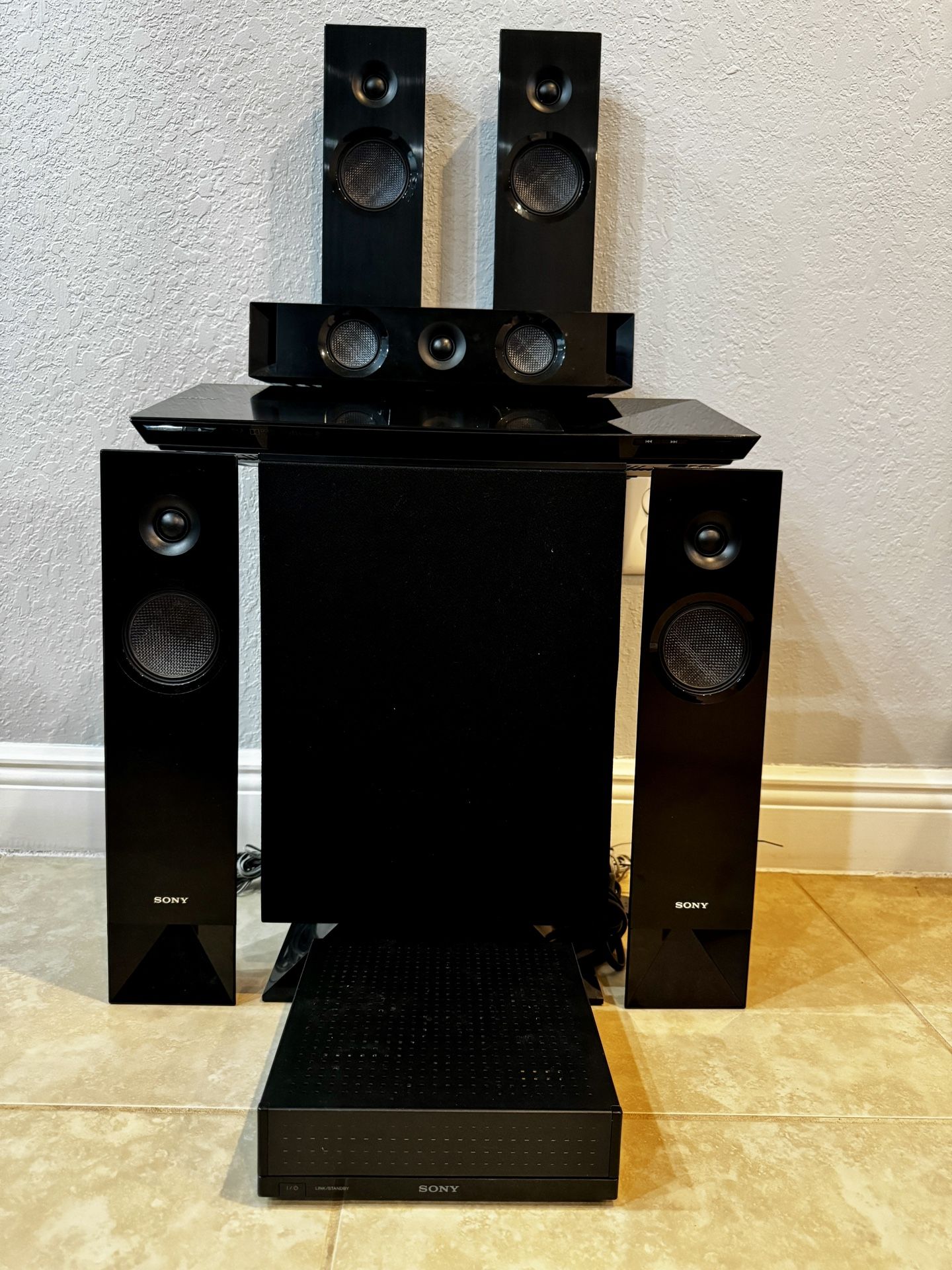 Sony 1000W - Blu-ray Home Theater System