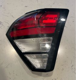 2024-2025 HYUNDAI KONA RH PASSENGER SIDE BUMPER MOUNTED INCANDECENT TURN SIGNAL TAILLIGHT 92406-BE0 OEM
