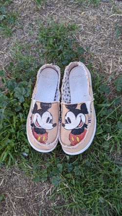 Mickey mouse canvas shop crocs