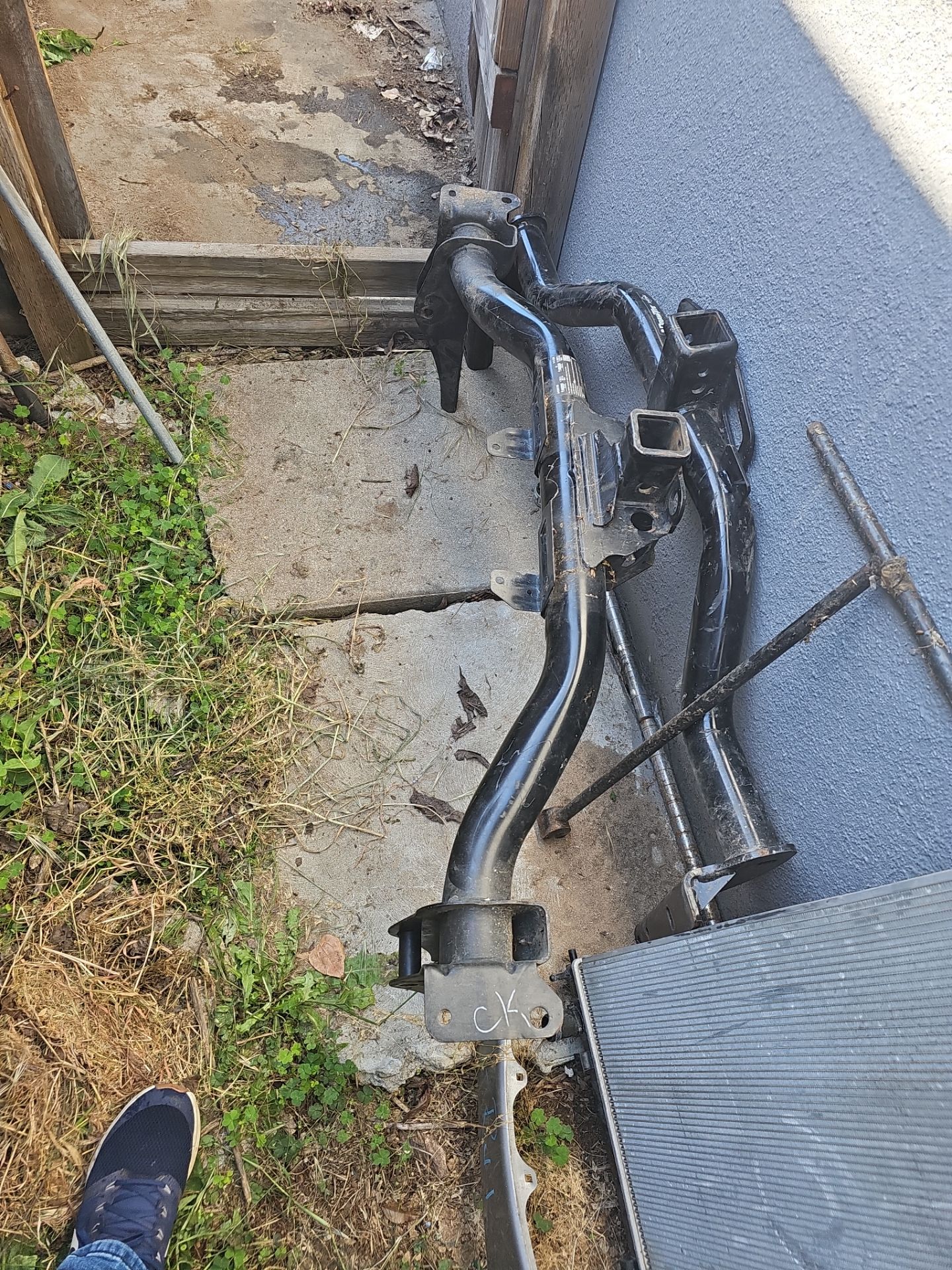 Hinge 19to25 GMC sierra