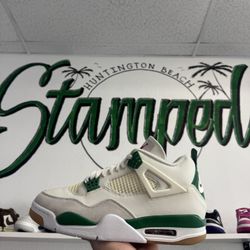 Jordan 4 SB Pine Green