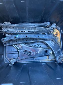 Used Automotive Control Arms Set