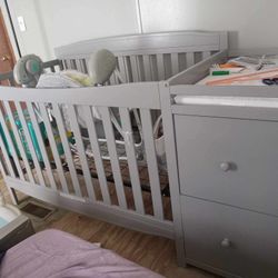 crib With Changing Table