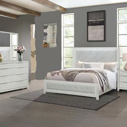 King Size 4pc. Bedroom Set
Selling as a SET ONLY❗️❗️❗️