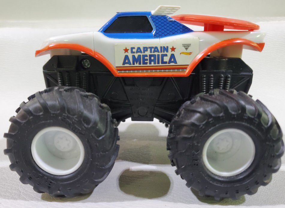Captain America Mattel 1:64 Toy Monster Truck 2014 Monster Jam Marvel Super Hero
