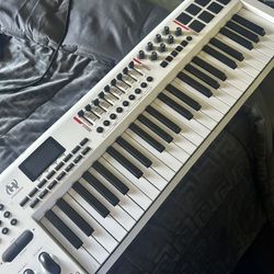 Axlom Pro 49 Key Midi Keyboard 