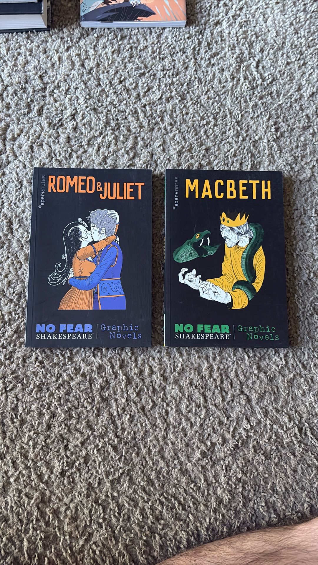 No Fear Shakespeare- Romeo And Juliet - Macbeth Paperback Books - Graphic Novels