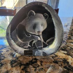 Beautiful Mats Jonasson Sweden Heavy Lead Crystal Etched Panda Bear Paperweight