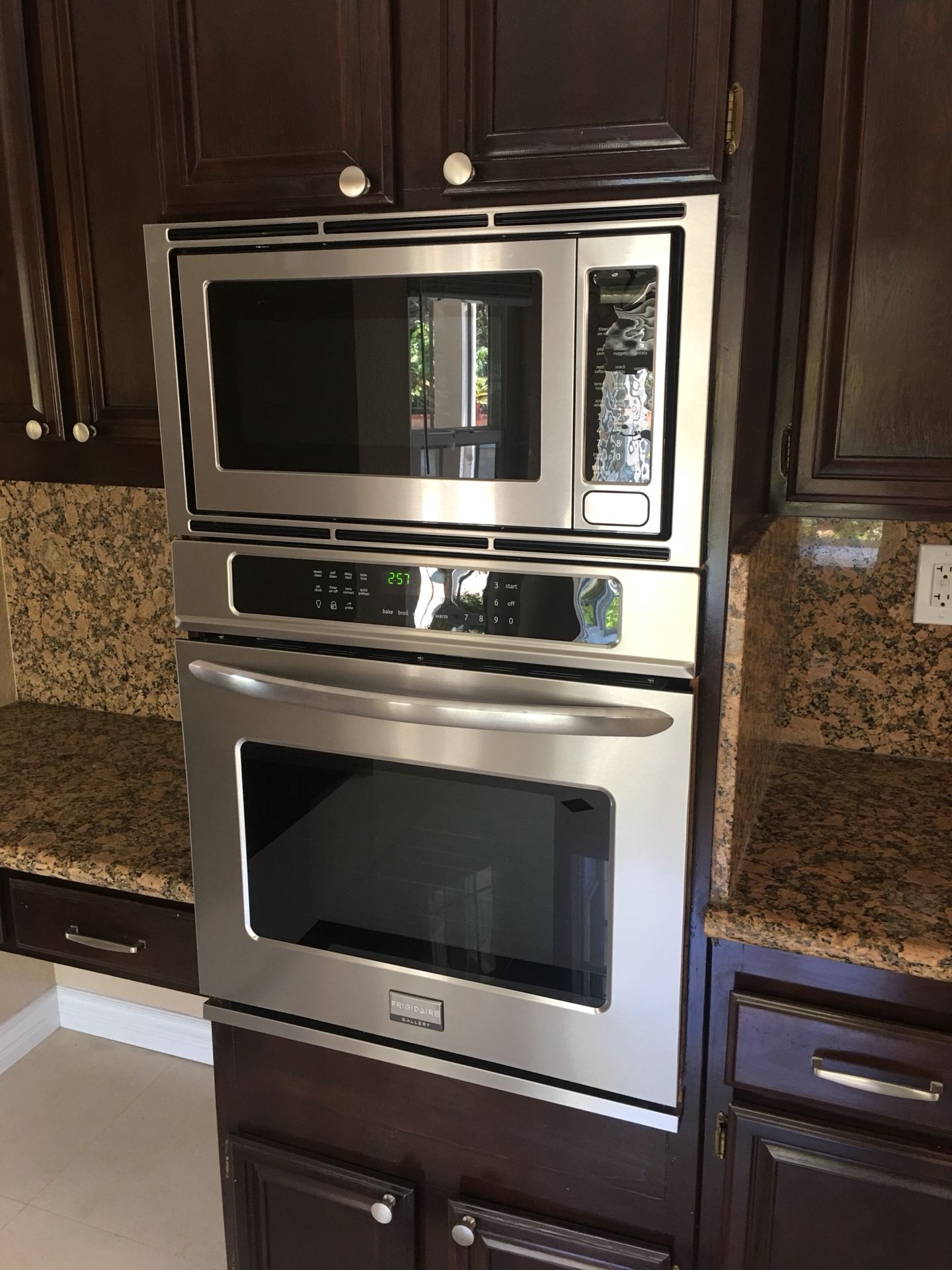 Frigidaire Gallery FGMC2765PF Wall mounted Electric Convection Double Oven / microwave Oven - 5.8 cu ft - Stainless Steel
