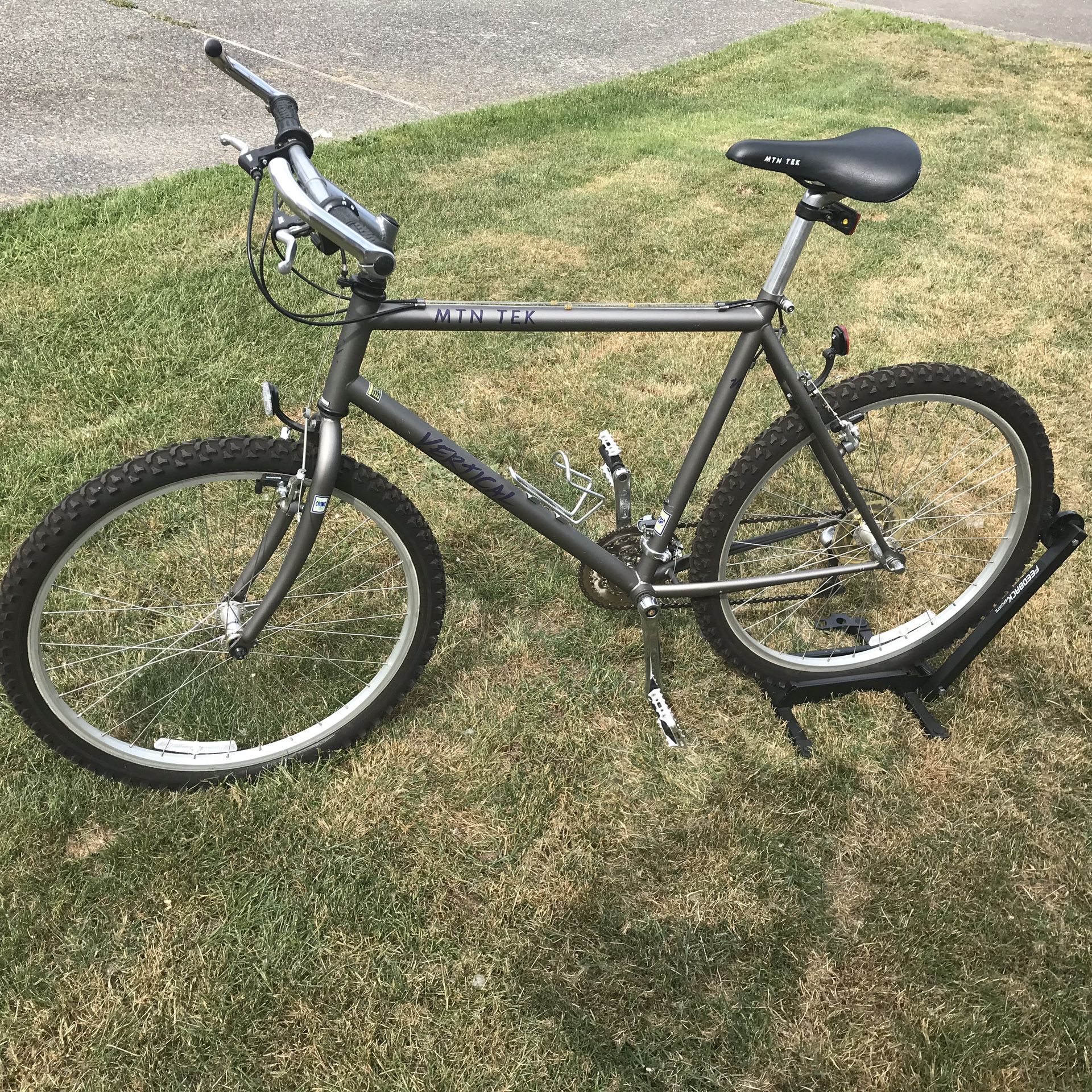 MTN TEK Vertical 21 Speed Mountain Bike
