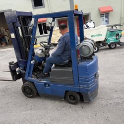 Komatsu Forklift 3500 Lbs