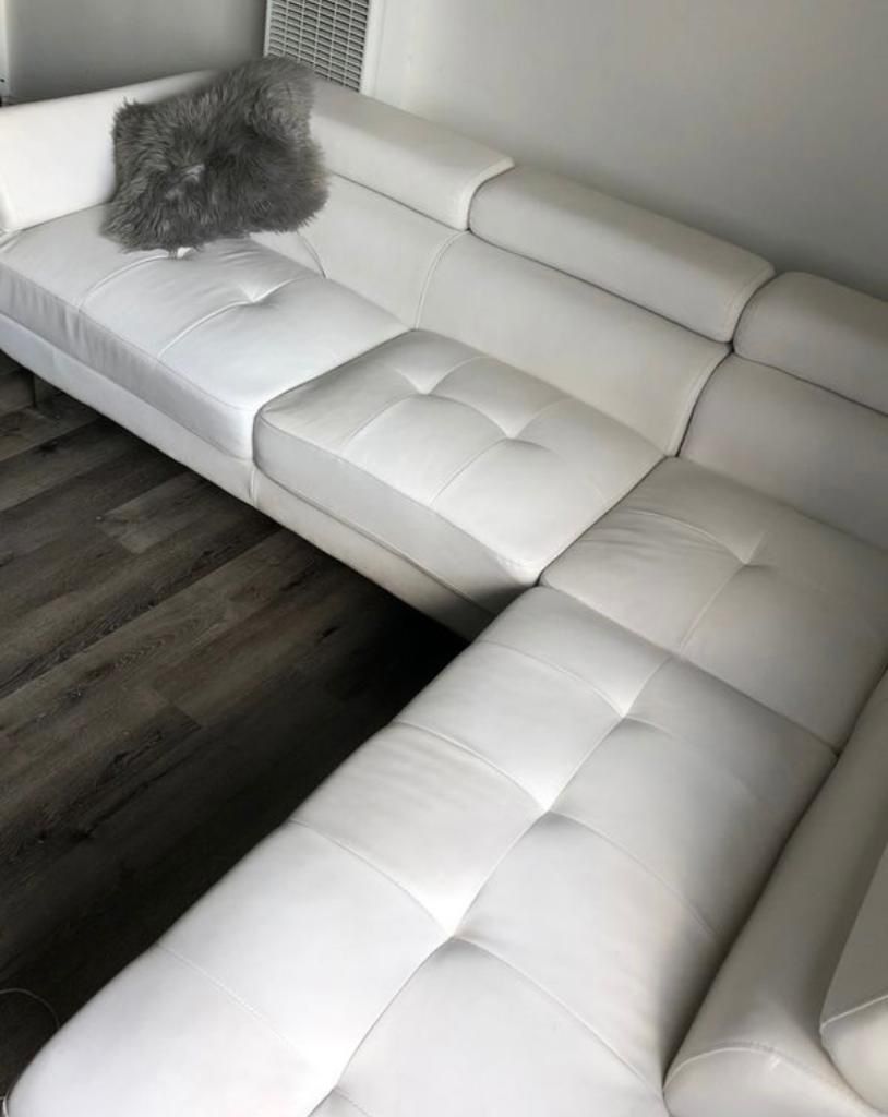 White Right Facing Chaise Sofa Sectional Set