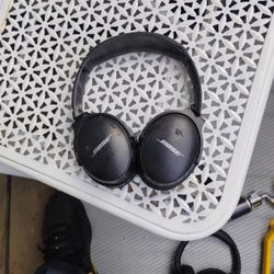 Bose SE  Noise Canceling Headphones