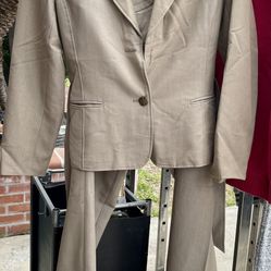 Womens Size 8 Suit Bundle
