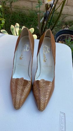 Tan Leather Pointed-Toe Heels with Snakeskin Detail