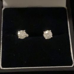 1.16 CTTW Natural Diamond Earrings BEAUTIFUL