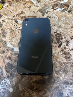 iPhone XR (10) Unlocked 64 gb