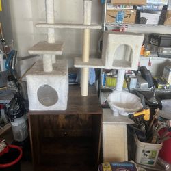 CAT TREE