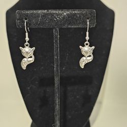 New Silver Diamond Cut Fox Earrings 