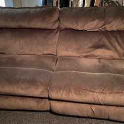 Bobs Super Spacious Compfy Recliner/Sofa/Sectional