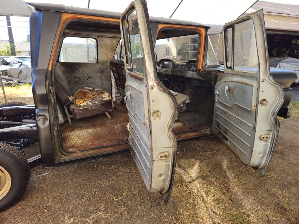 1961 Apache 10 Crew Cab