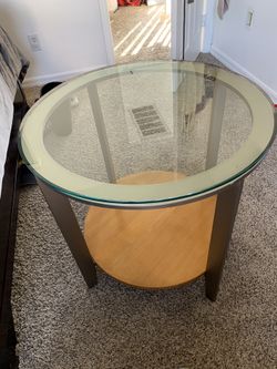 GREAT CONDITION ELEGANT ETHAN ALLEN WOOD AND GLASS SIDE TABLE