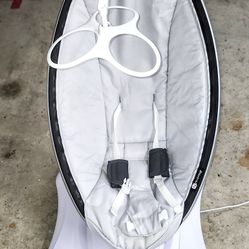 4moms MomaRoo4 Bluetooth Baby Swing 