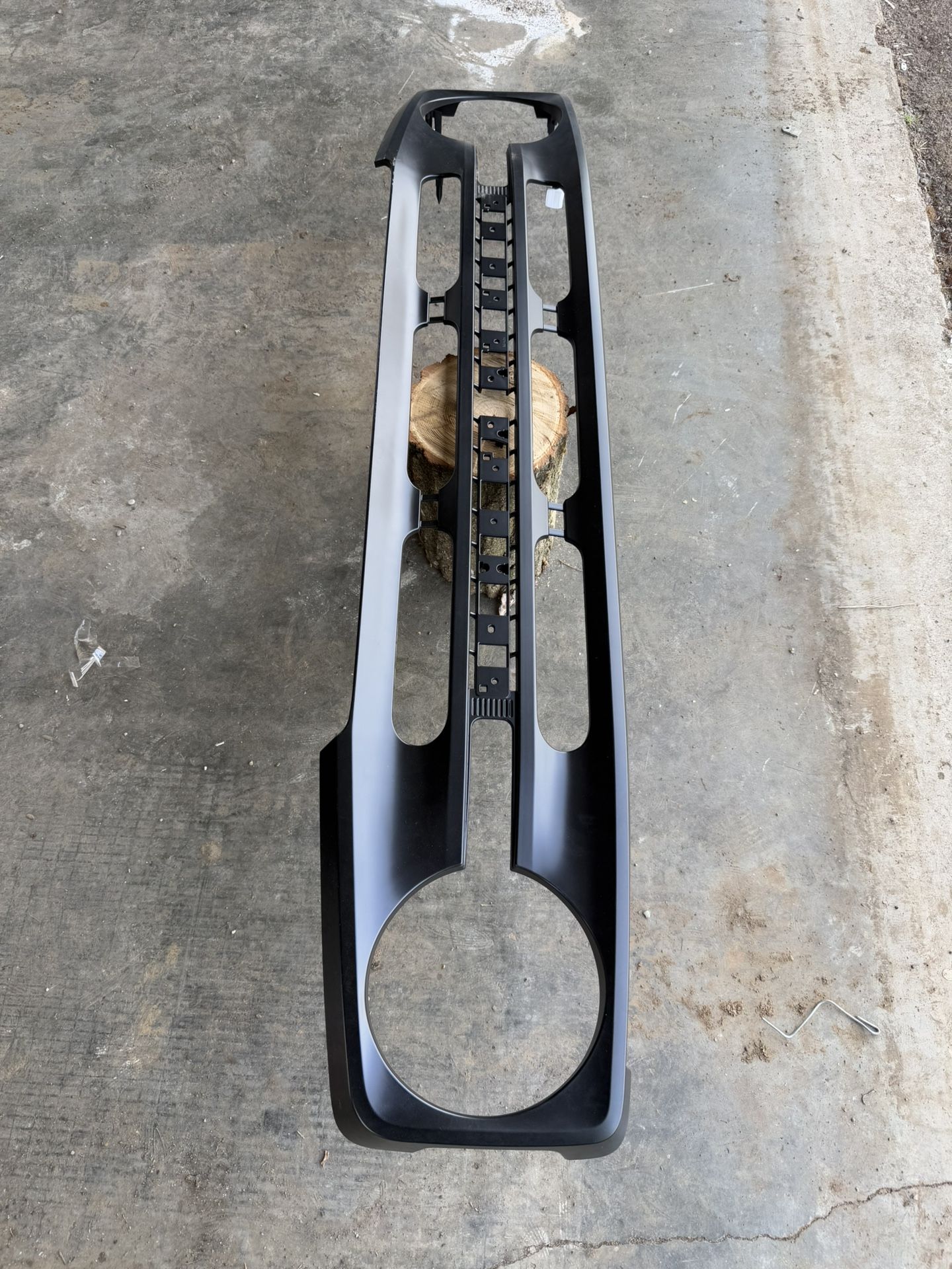 FORD BRONCO 2021 2022 2023 2024 OEM FRONT BUMPER GRILL. WE CAN PAINT