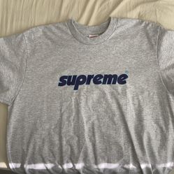 SUPREME T SHIRT SIZE MEDIUM