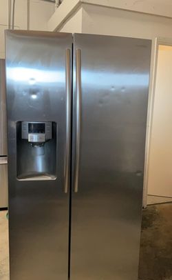Samsung Side-by-Side Stainless Steel Refrigerator
