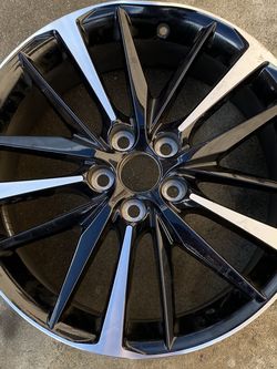 2019 Toyota Camry XSE Rim (1)