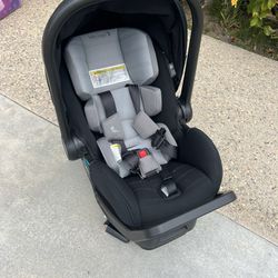 Baby Jogger City GO™ 2 Infant Car Seat & Base