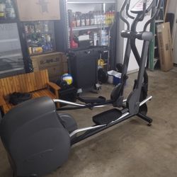 Elliptical (SportsArt) Gym Quality 