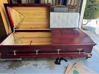Coffin/casket (read description)