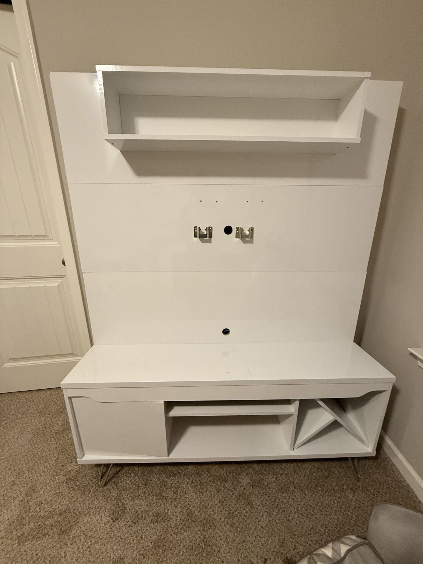 Entertainment System (Tv Not Included)