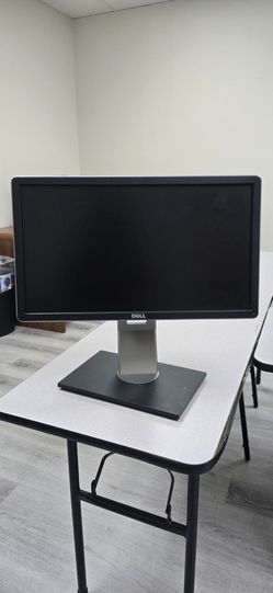 Dell 20" HD Monitor (P2014Ht) – Stand & Cables Included! Excellent Condition