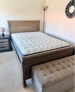 Full size bed